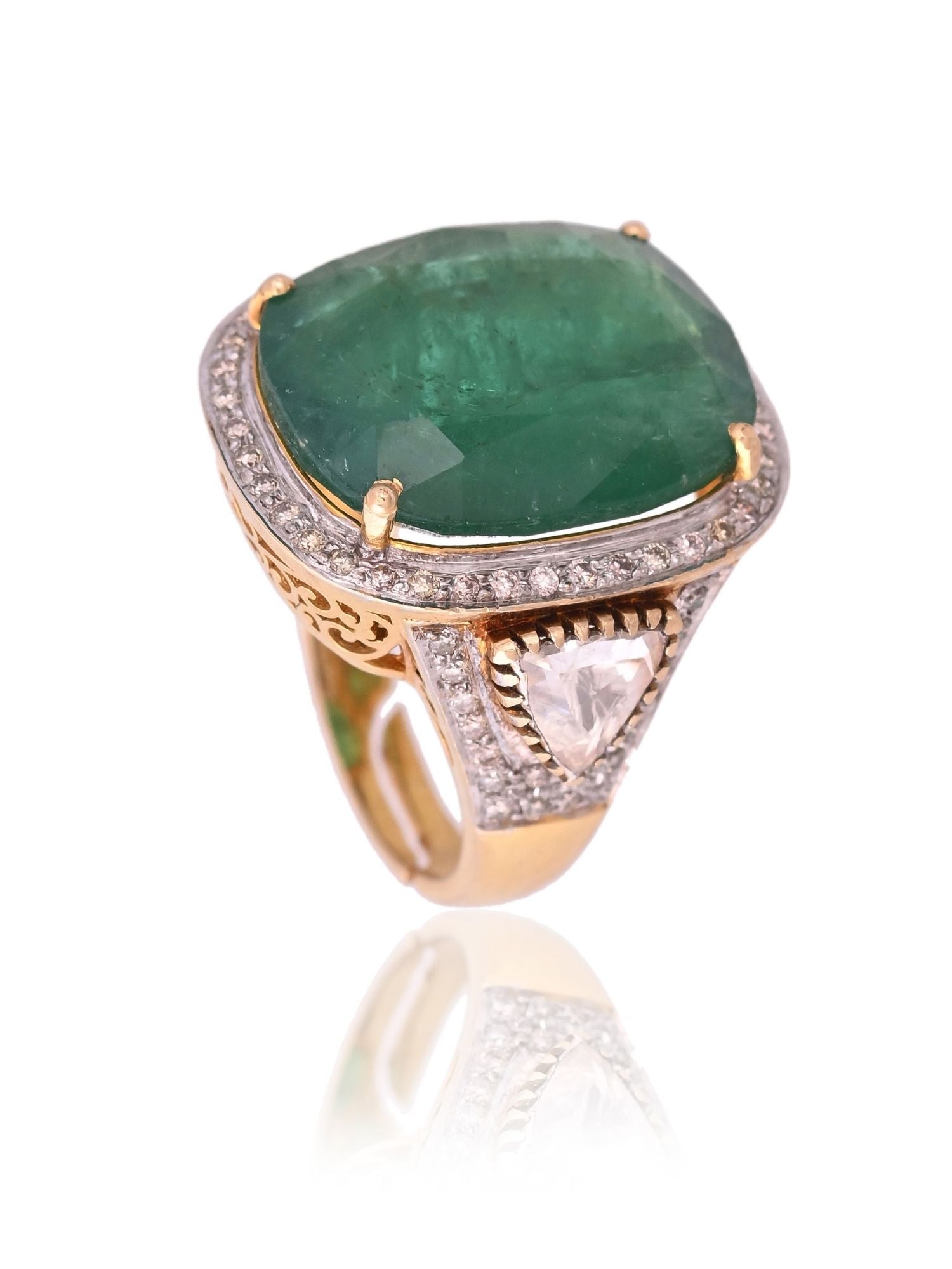 Emerald Ovaluxe Ring