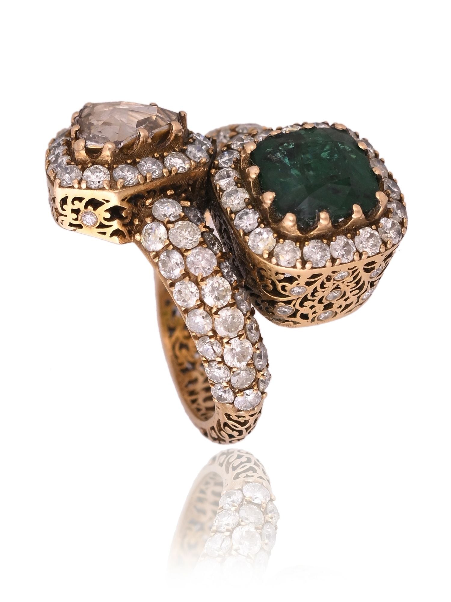 Greeny Glint Diamond Ring