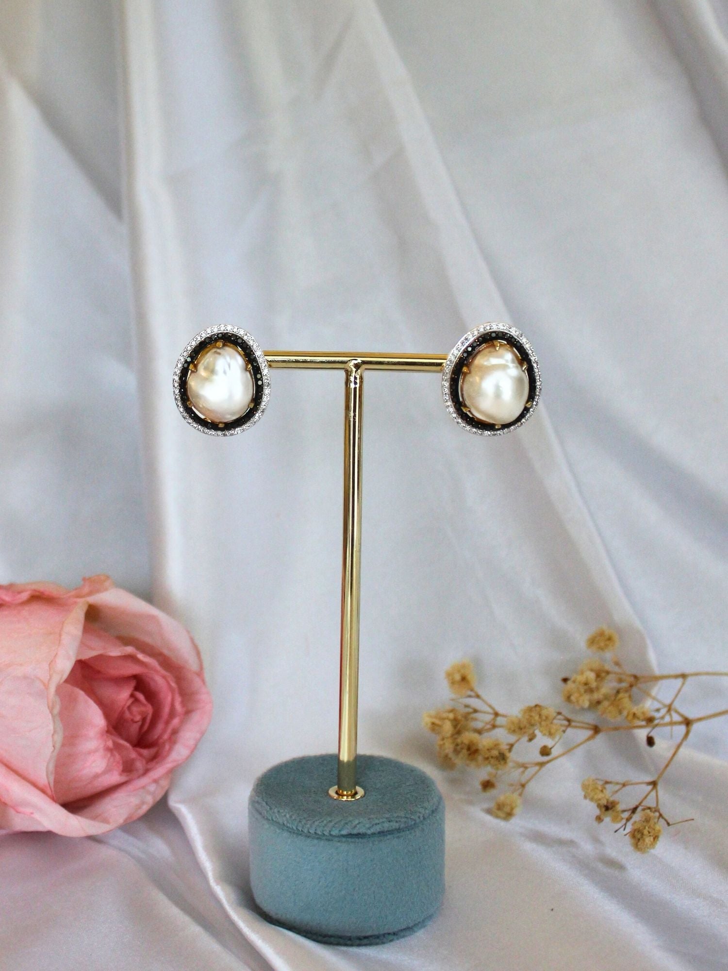Pearl In Twilight Earrings