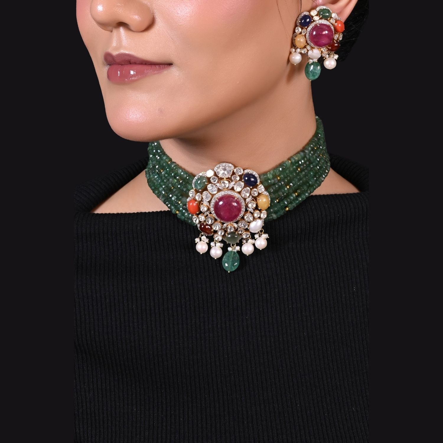 Floral Hue Emerald Necklace Set