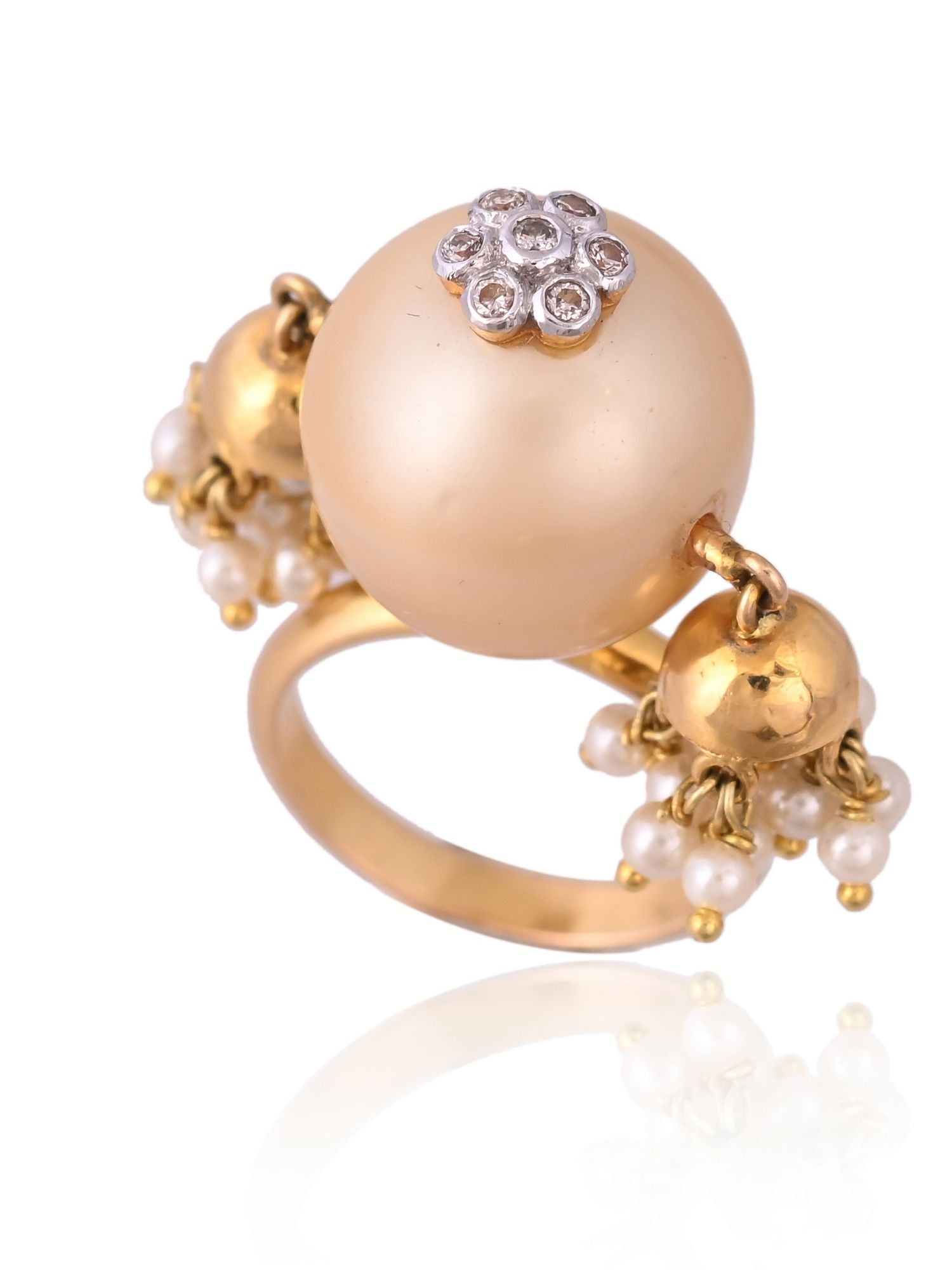 The Hanging Halo Pearl Ring